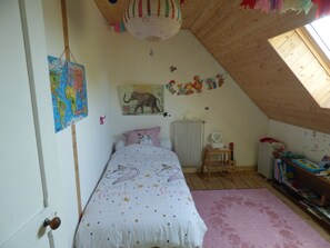 4 chambres, fer et planche à repasser, Wi-Fi, draps fournis