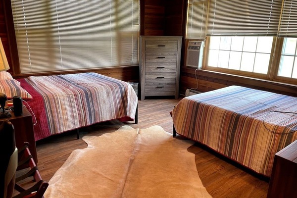 6 habitaciones, escritorio, tabla de planchar con plancha y wifi gratis