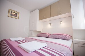 Family Villa, Sea View, Poolside - Villa with sea view and swimming pool (Trogir)