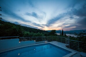 Land view from property - Villa with sea view and swimming pool (Trogir)