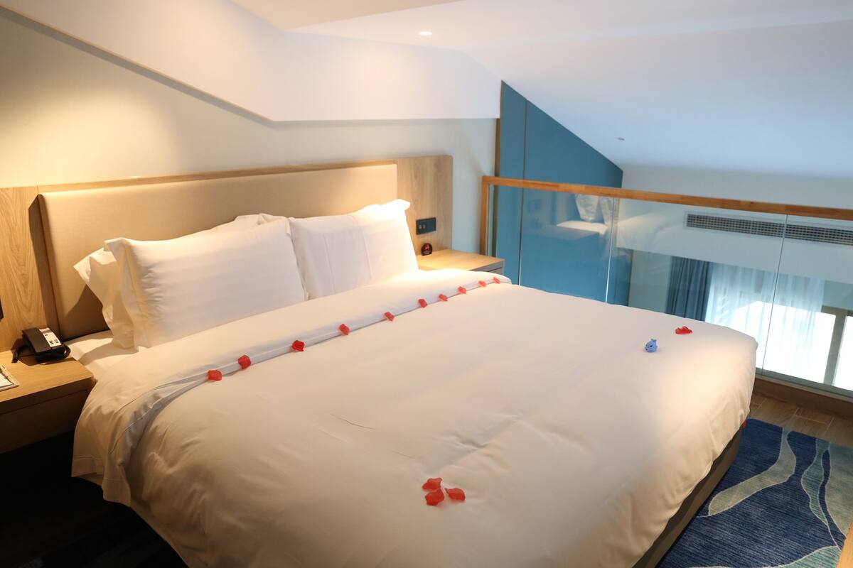 Suite, 1 cama de matrimonio grande | Ropa de cama de alta calidad, edredones de plumas, minibar y caja fuerte