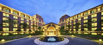 Emerald Bay Hotel Fuxian Lake