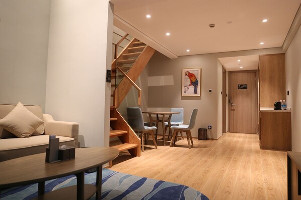 Family Room | Premium bedding, down duvets, minibar, in-room safe