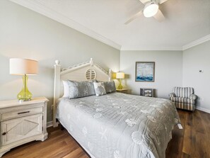 3 bedrooms, desk, iron/ironing board, Internet