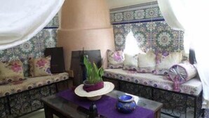 32-inch flat-screen TV with satellite channels, TV - Riad Zinnha (Marrakech)