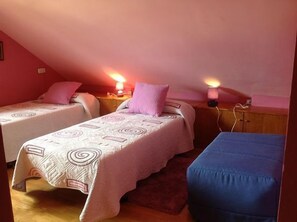 6 Schlafzimmer, Bügeleisen/Bügelbrett, Reisekinderbett, kostenloses WLAN
