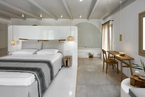 Exclusive Suite, Hot Tub (Indoor) | Minibar, in-room safe, desk, blackout curtains - Arco Solium Suites (Milos)