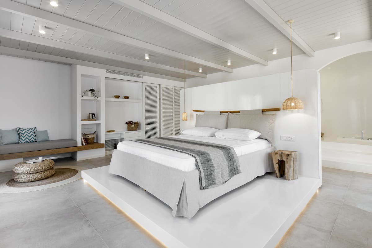 Suite Exclusive, idromassaggio (Indoor) | Minibar, una cassaforte in camera, una scrivania, tende oscuranti