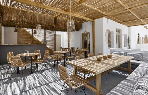 Exterior - Arco Solium Suites (Milos)