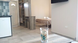 Studio Suite Superior | Dapur kecil pribadi | Lemari es, kompor, ketel listrik, dan pemanggang roti