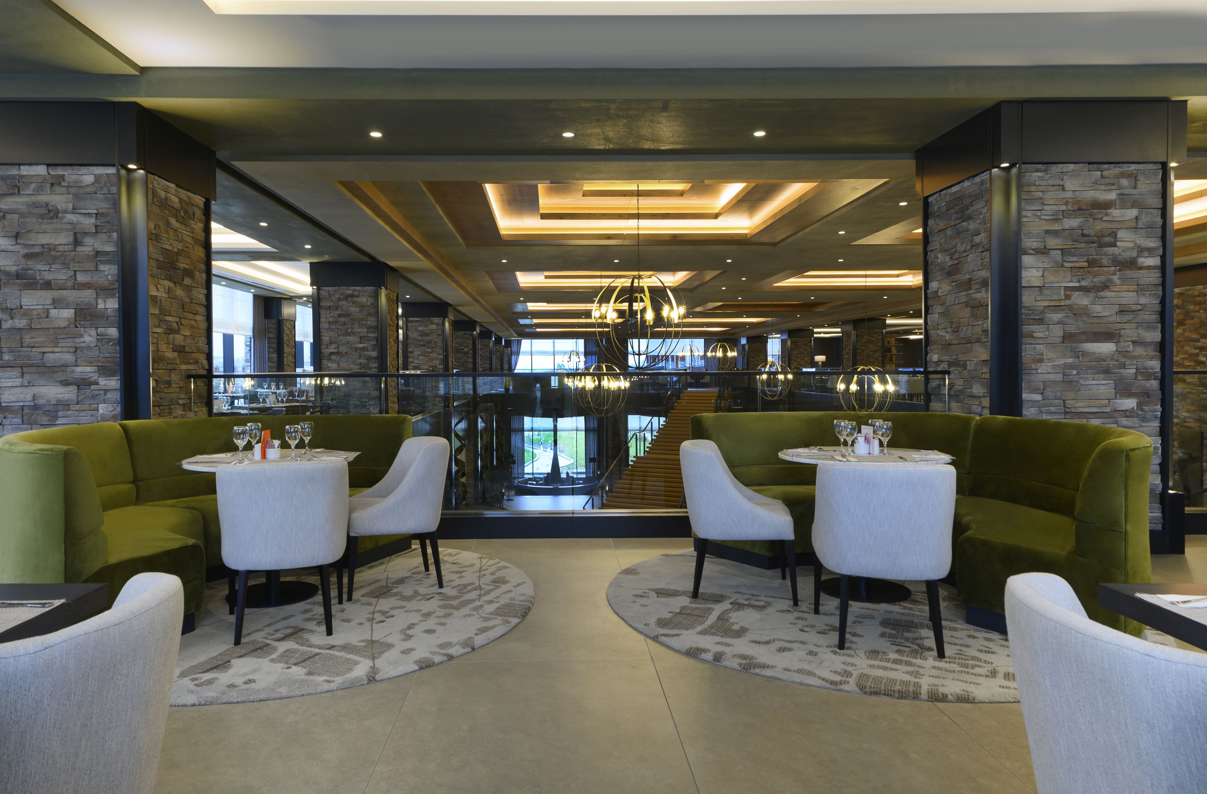 2 restaurants, breakfast, lunch, dinner served; international cuisine