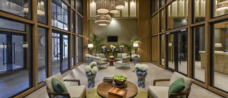 Couples treatment rooms, sauna, hot tub, steam room, Turkish bath