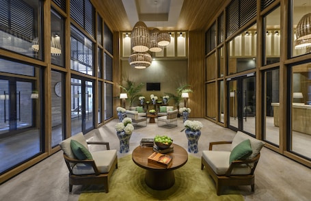 Couples treatment rooms, sauna, hot tub, steam room, Turkish bath