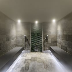 Salas para tratamentos a dois, sauna seca, banheira de hidromassagem