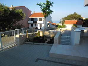 Property grounds - Apartments Mia Novalja (Novalja)