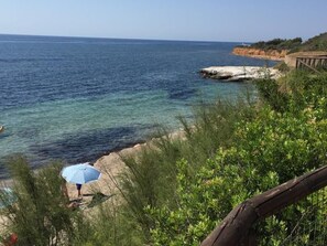 Beach nearby - Independent villa with garden (Santa Margherita di Pula)