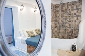 Signature tweepersoonskamer, 1 queensize bed | Een kluis op de kamer, gratis wifi, beddengoed