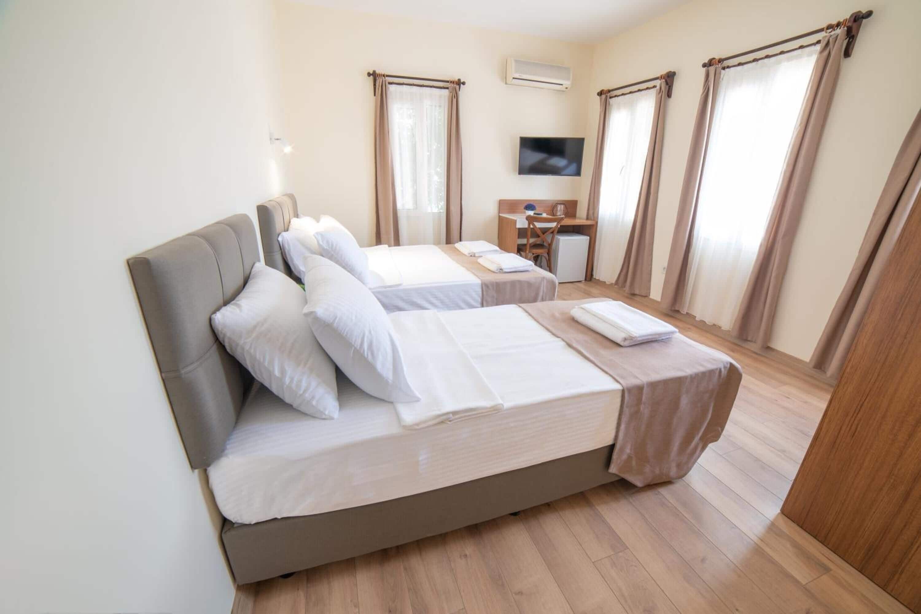 minibar, cots/infant beds, free wifi, bed sheets