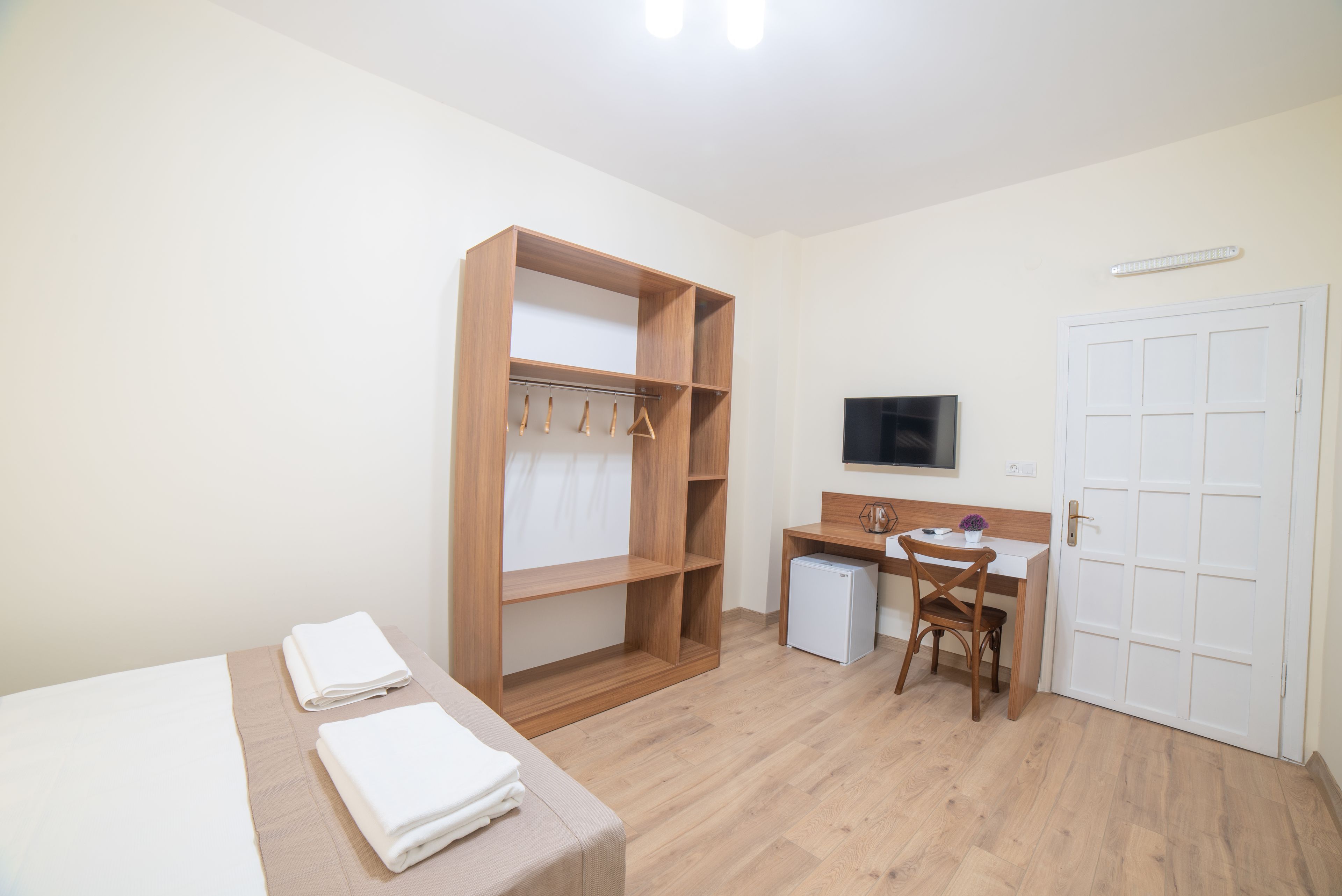 minibar, cots/infant beds, free wifi, bed sheets