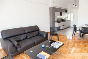 Living area - Apartment with Lovely View At Kolonaki (Athens)