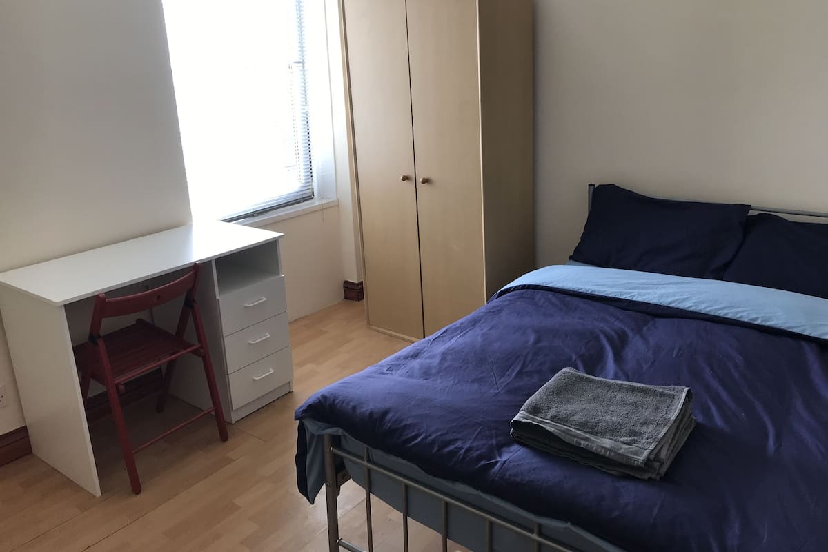 ROOM 2 Double Room | Desk, laptop workspace, soundproofing, WiFi (free)