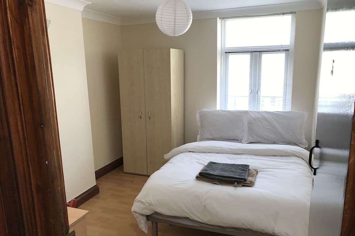 ROOM 5 Double Room | Desk, laptop workspace, soundproofing, WiFi (free)