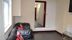 Interior - Hummingbird Home (Cardiff)