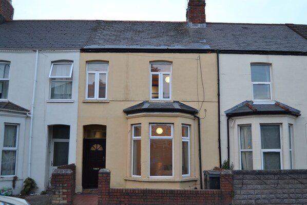 Front of property - Hummingbird Home (Cardiff)