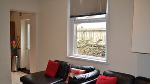 Interior - Hummingbird Home (Cardiff)