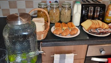 Free daily continental breakfast