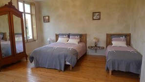 2 chambres, fer et planche à repasser, Wi-Fi