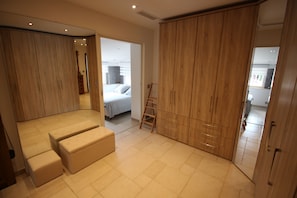 Suite de lujo, hidromasaje | Sábanas de algodón egipcio, ropa de cama de alta calidad y edredón