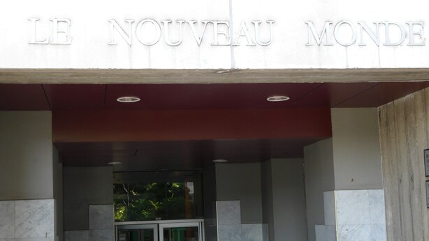 The entrance to Le Nouveau Monde with a marble facade and a glass door. - PARIS_BNF Economical, comfortable studio close to Bercy BNF and Jardin Plantes (Paris)