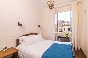 2 bedrooms, in-room safe, iron/ironing board, free cribs/infant beds - Seaview Katerina's House (Corfu)