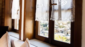Unclassified image, 3 of 68, button - Hotel Kodra (Gjirokastër)
