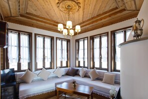 Flat-screen TV - Hotel Kodra (Gjirokastër)