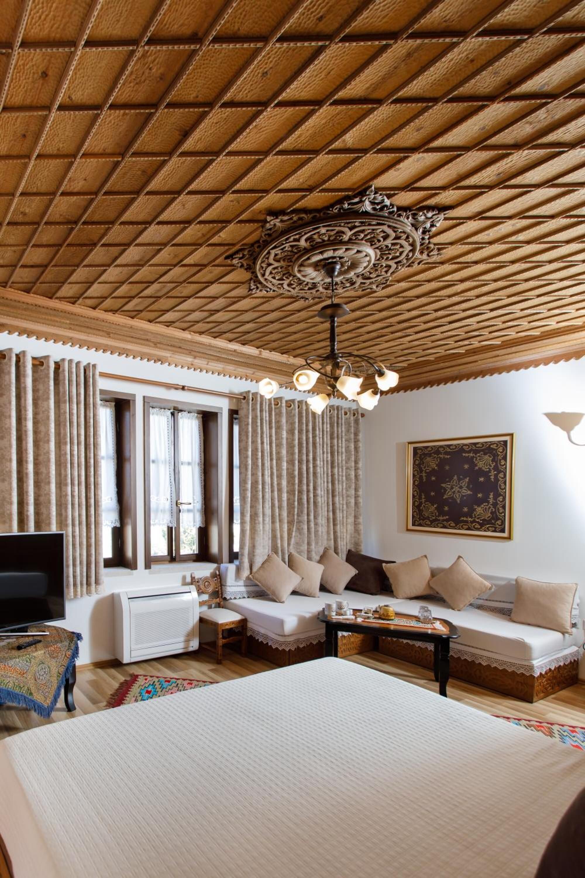 Minibar, in-room safe, individually decorated, individually furnished