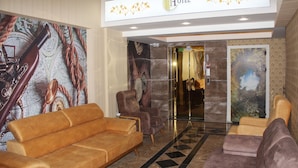 Lobby sitting area - caspian suit hotel (Van)