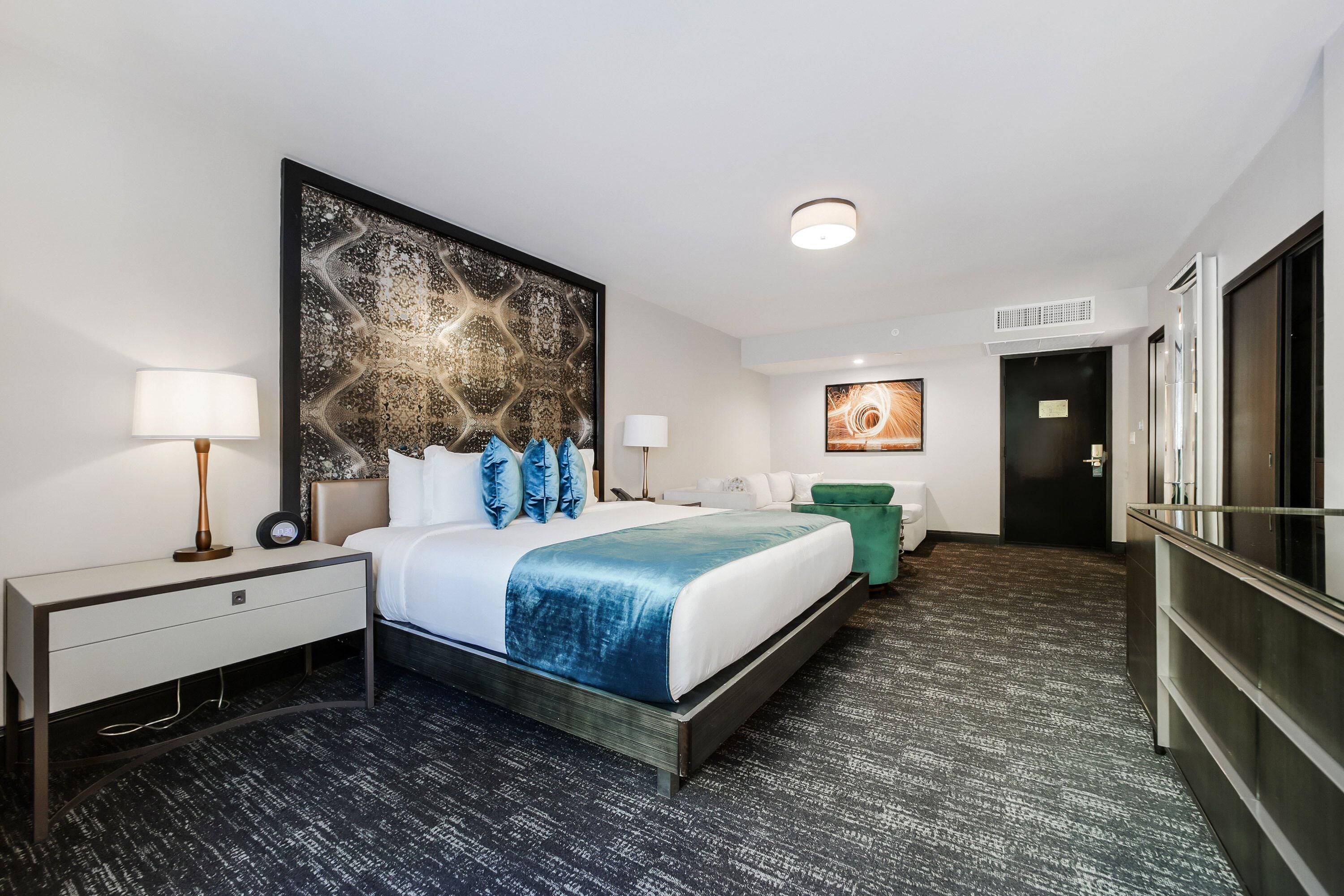 Pillowtop beds, in-room safe, desk, laptop workspace