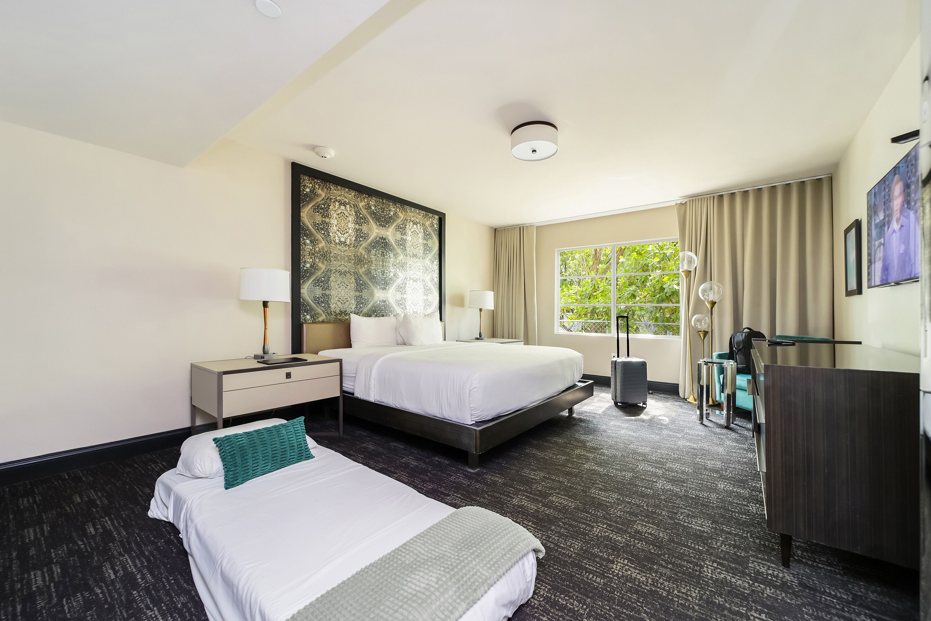 Pillowtop beds, in-room safe, desk, laptop workspace