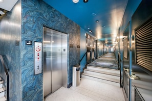 Interior - Venezia Hotel (Miami Beach)