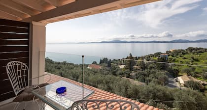 Vallia's Seaview & Stylish Apartments by Konnect, Nisaki