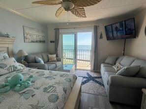 2 makuuhuonetta, silitysrauta/-lauta, ilmainen Wi-Fi