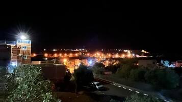 Chambre Double Deluxe | 1 chambre, espace de travail pour ordinateur portable