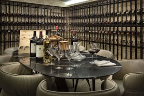 Winery - Sulia House Porto Rotondo, Curio Collection by Hilton (Olbia)