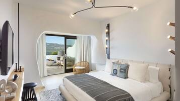 Deluxe Room, 1 Queen Bed, Sea View | Premium bedding, minibar, in-room safe, individually decorated