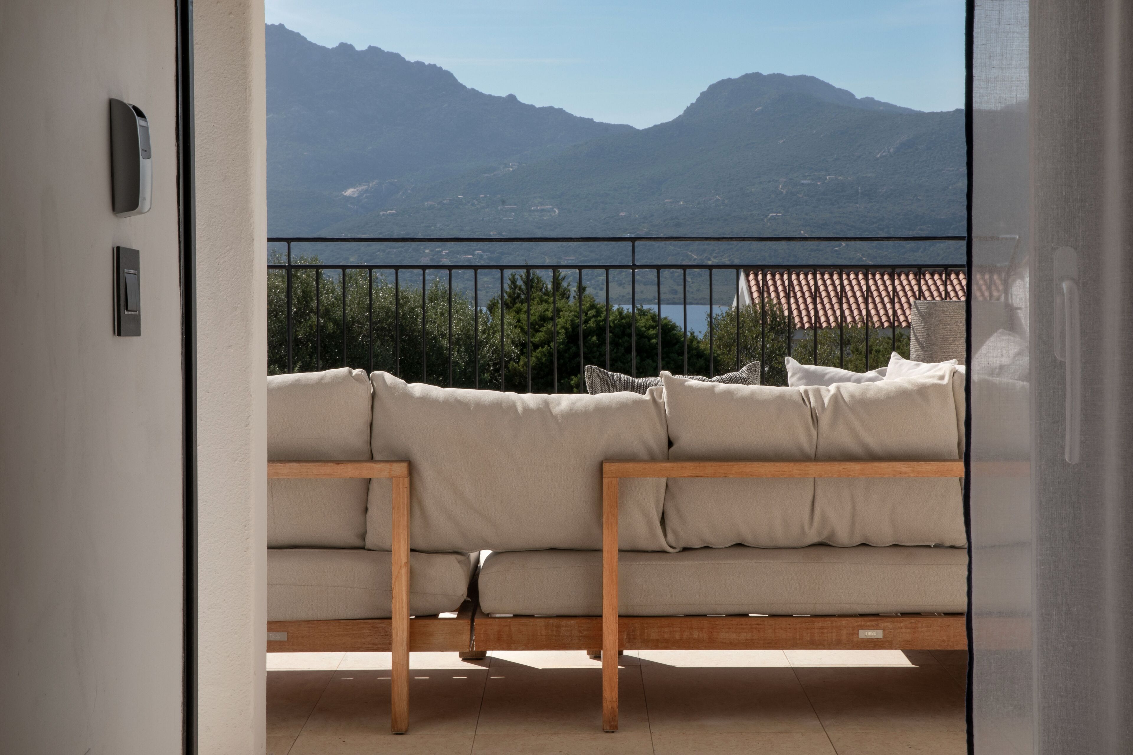 suite, 1 king bed, sea view | premium bedding, minibar, in-room safe, individually decorated