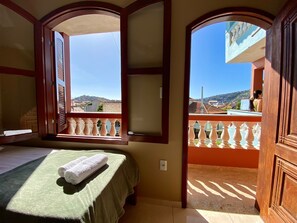Triple Room | Free WiFi, bed sheets - Pousada Paraiso dos Corais (Arraial do Cabo)