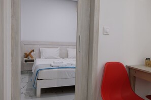 1 chambre, fer et planche à repasser, Wi-Fi gratuit, draps fournis