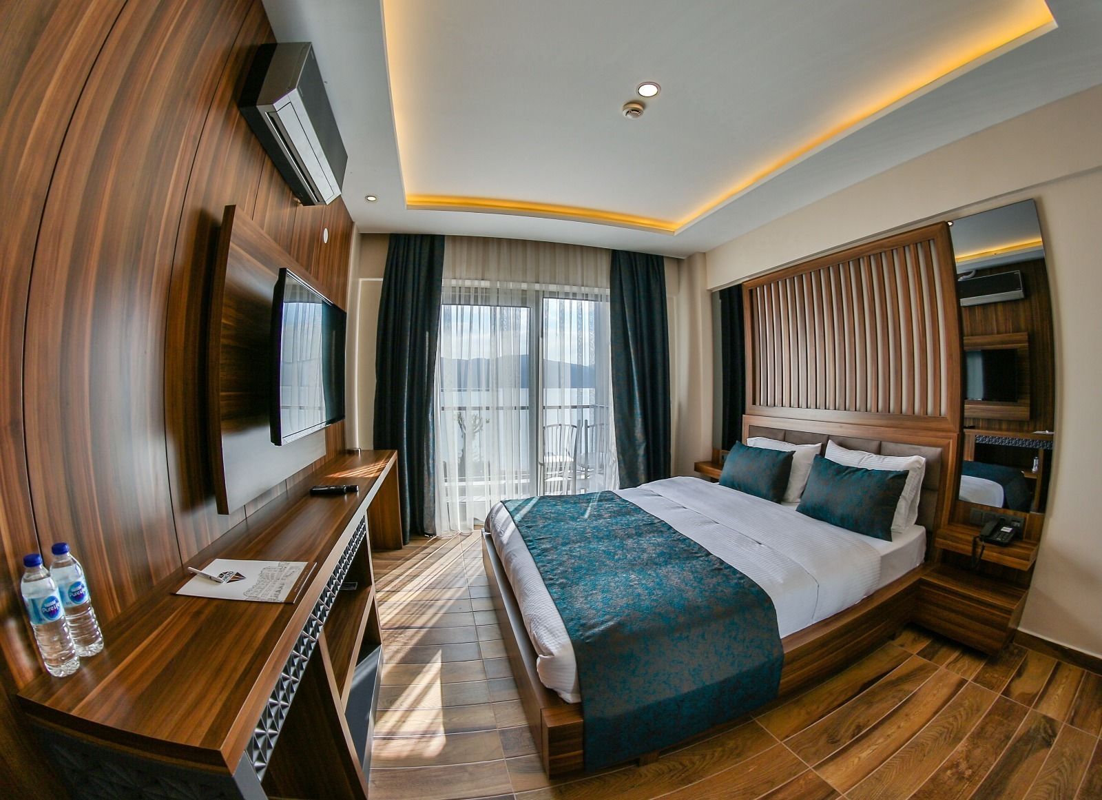 standard double room, sea view | in-room safe, free wifi